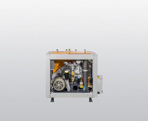 Compressore per aria respirabile BAUER PE-HE con vista sul blocco compressore