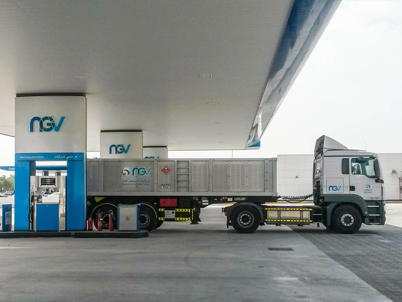 10 CNG trailers of this kind can refuel simultaneously