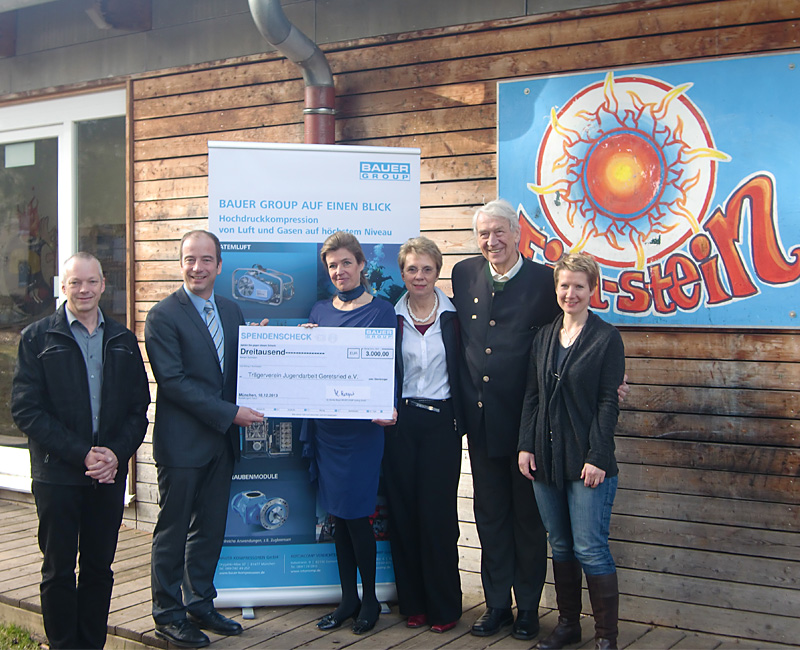 From left to right: Rudi Mühlhans, Managing Director of the TVJA, Michael Müller, Chairman of the TVJA, Dr. Monika Bayat, Cornelia Irmler, Mayor of Geretsried, Heinz Bauer and Isabella Rank, Regional Head of the Central Environment Office