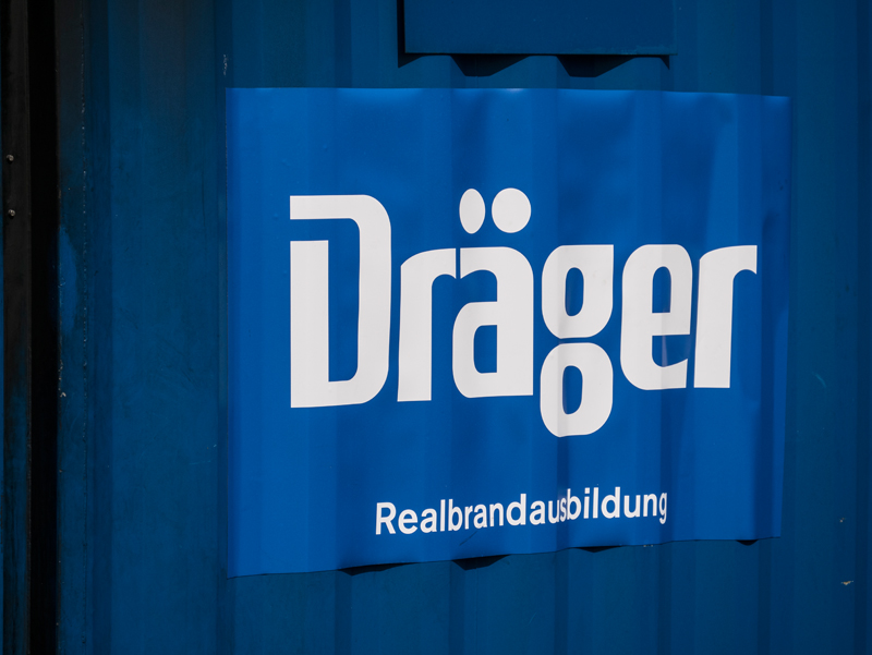 DRÄGER’s realistic fire demonstration with BAUER compressor