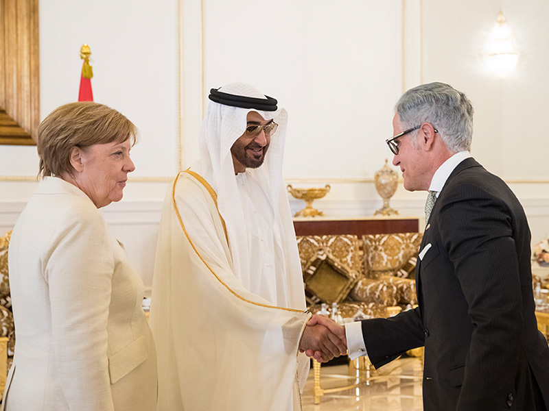 Philipp Bayat is shaking hands with the Crown Prince of the United Arab Emirates | © Ryan Carter, Crown Prince Court Abu Dhabi